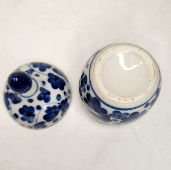 Cobalt Blue Asian Lidded Jar - Picture 5 of 10